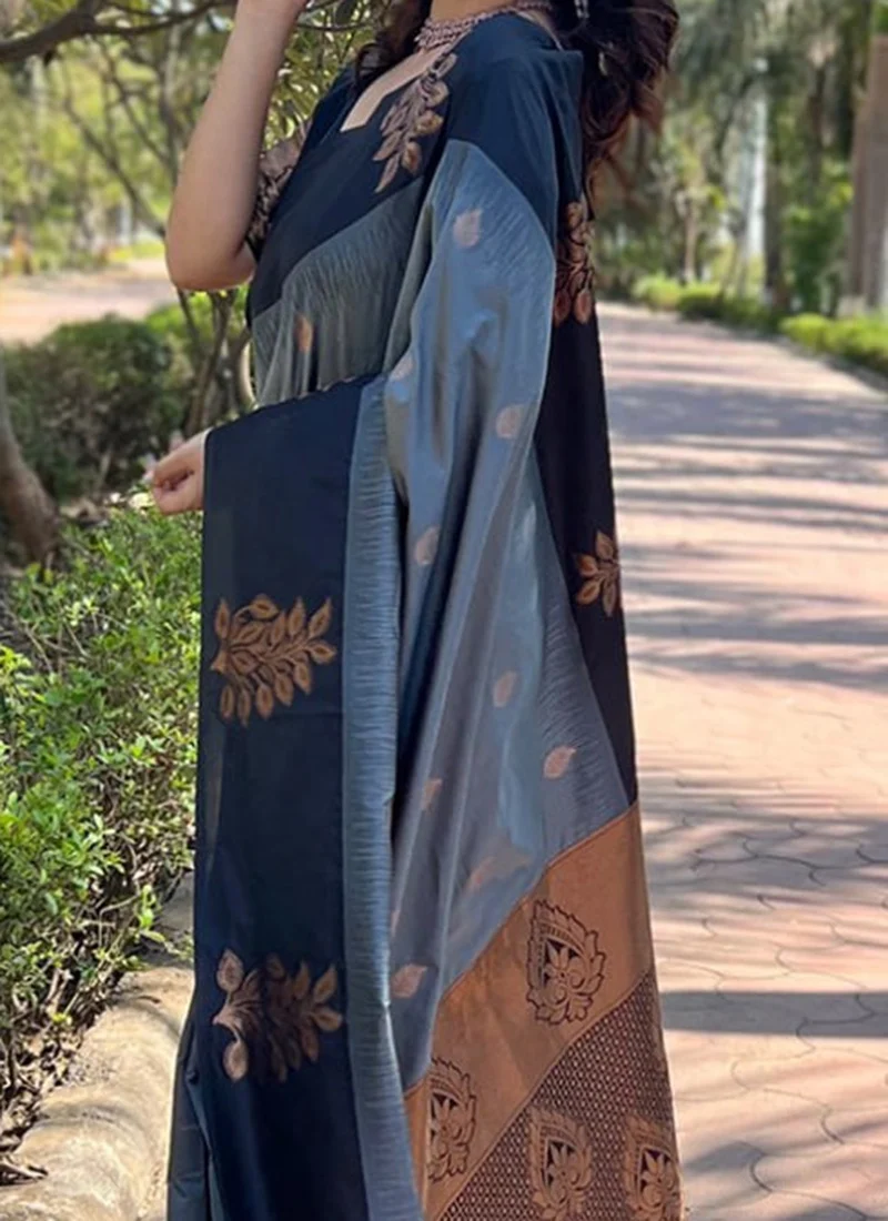 Banarasi Silk Zari Woven Jacquard Saree For Special Occasions - Image 3