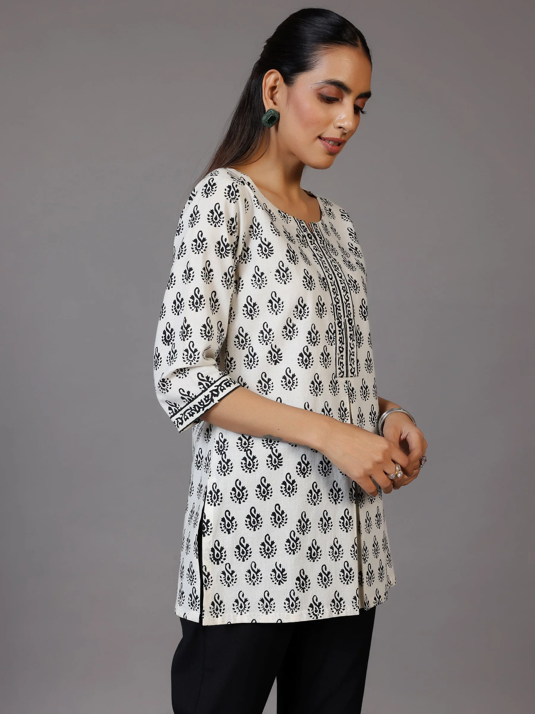 White Printed Cotton Straight Kurti - Image 3
