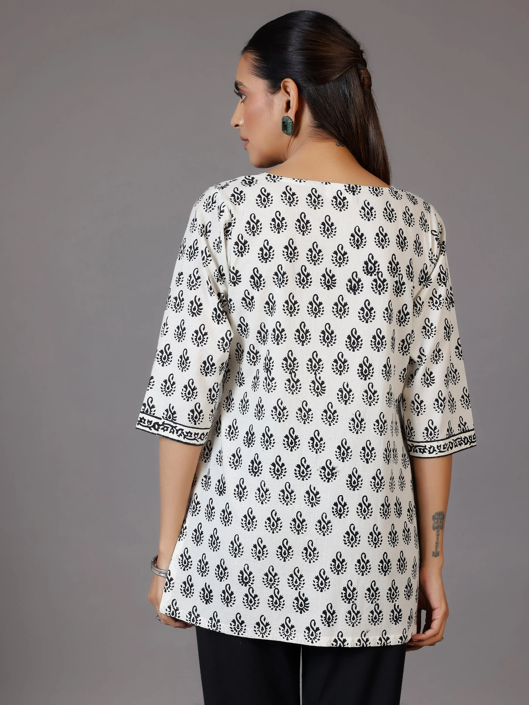 White Printed Cotton Straight Kurti - Image 4